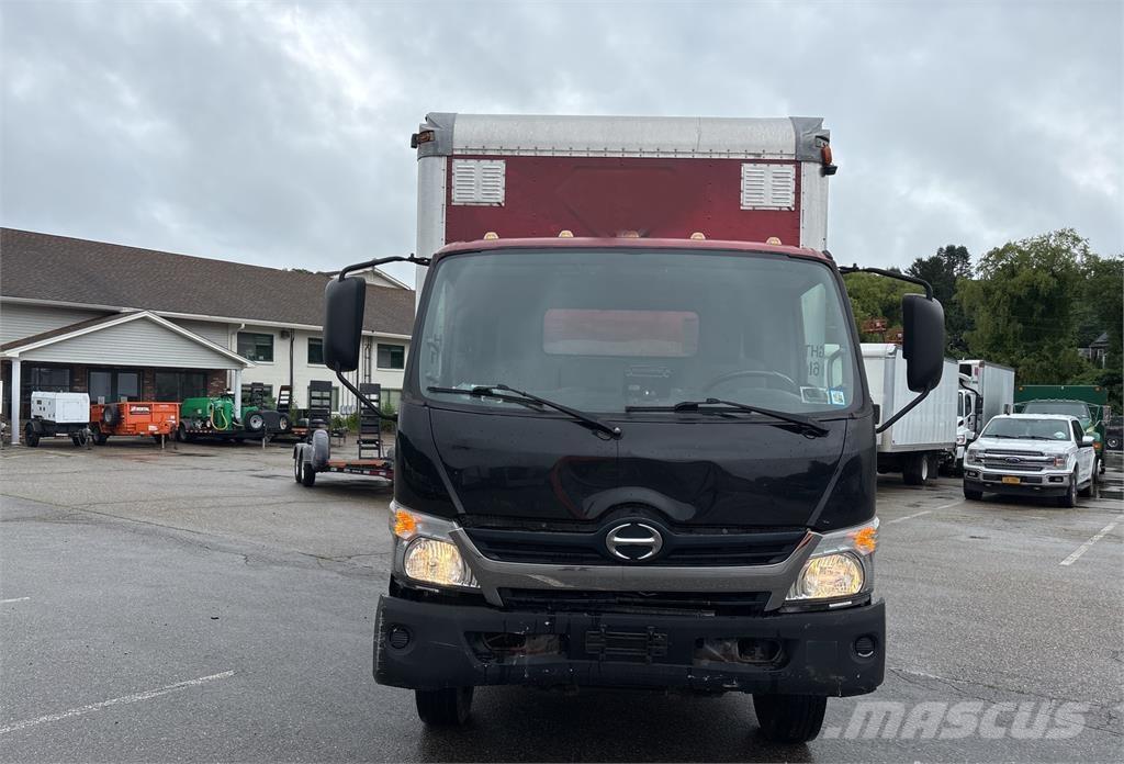 Hino 195 Dobozos teherautók