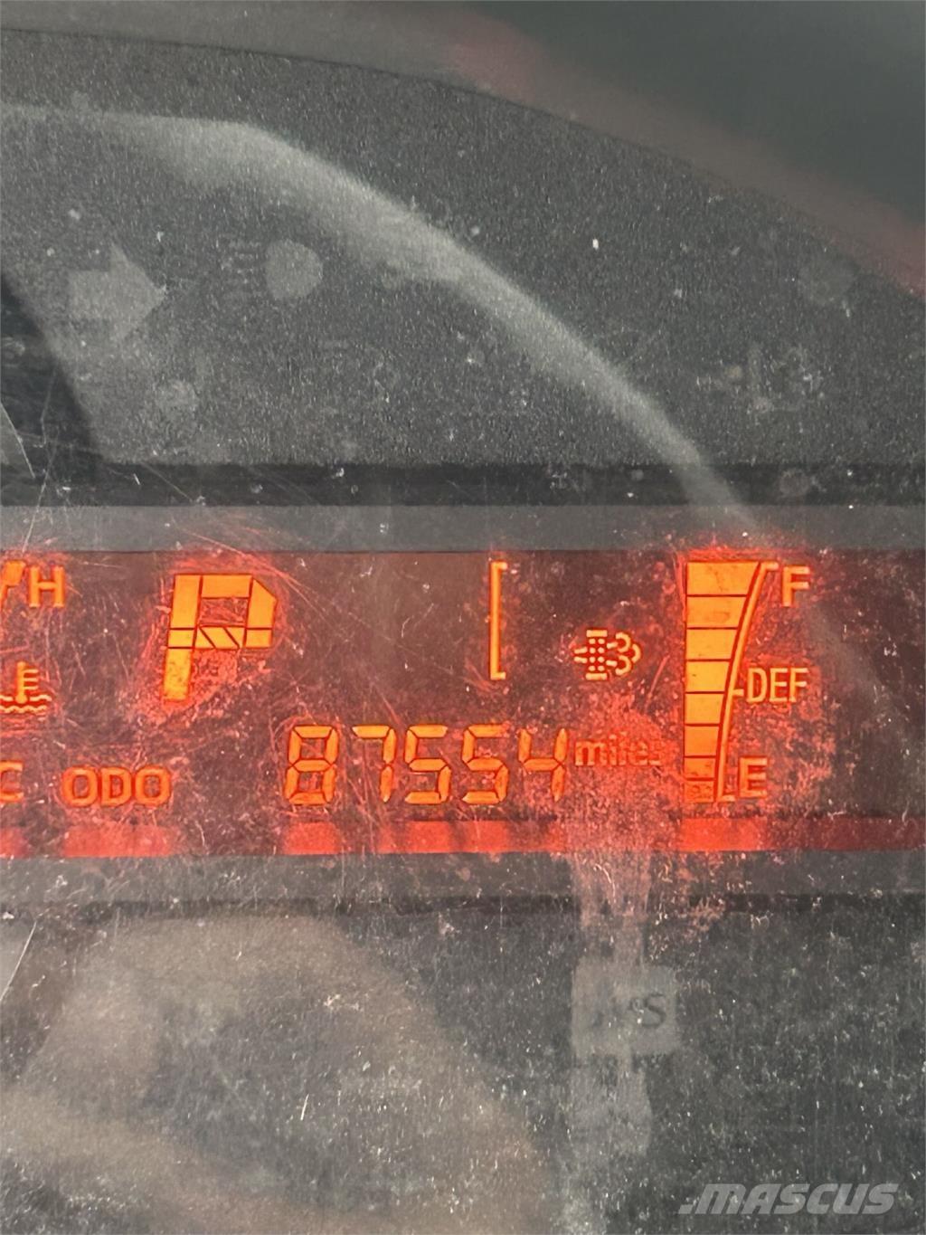 Hino 195 Dobozos teherautók