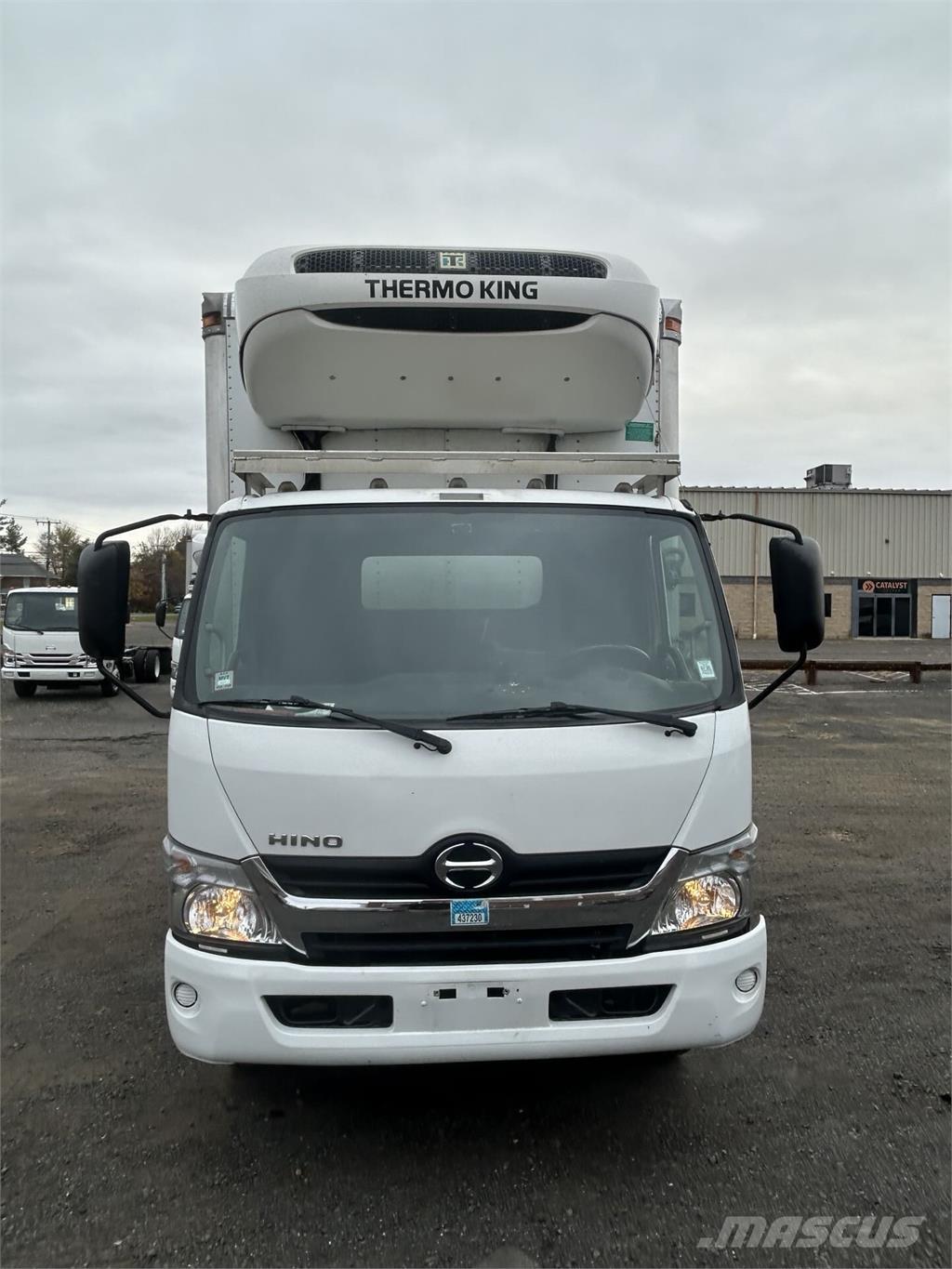 Hino 195 Dobozos teherautók