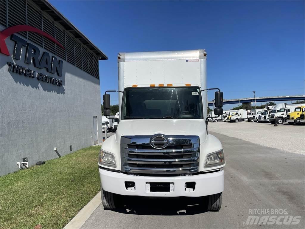 Hino 268 Dobozos teherautók