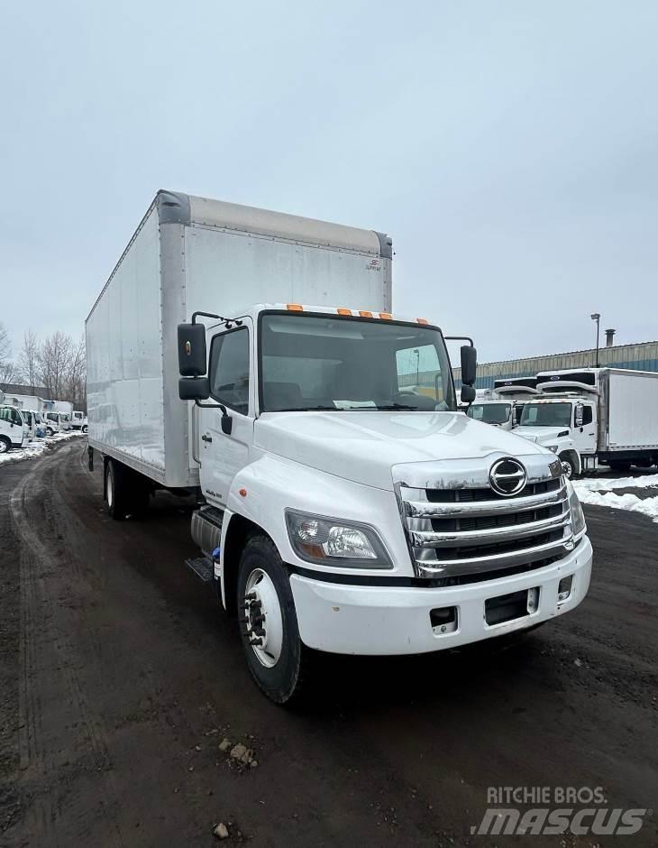 Hino 268 Dobozos teherautók