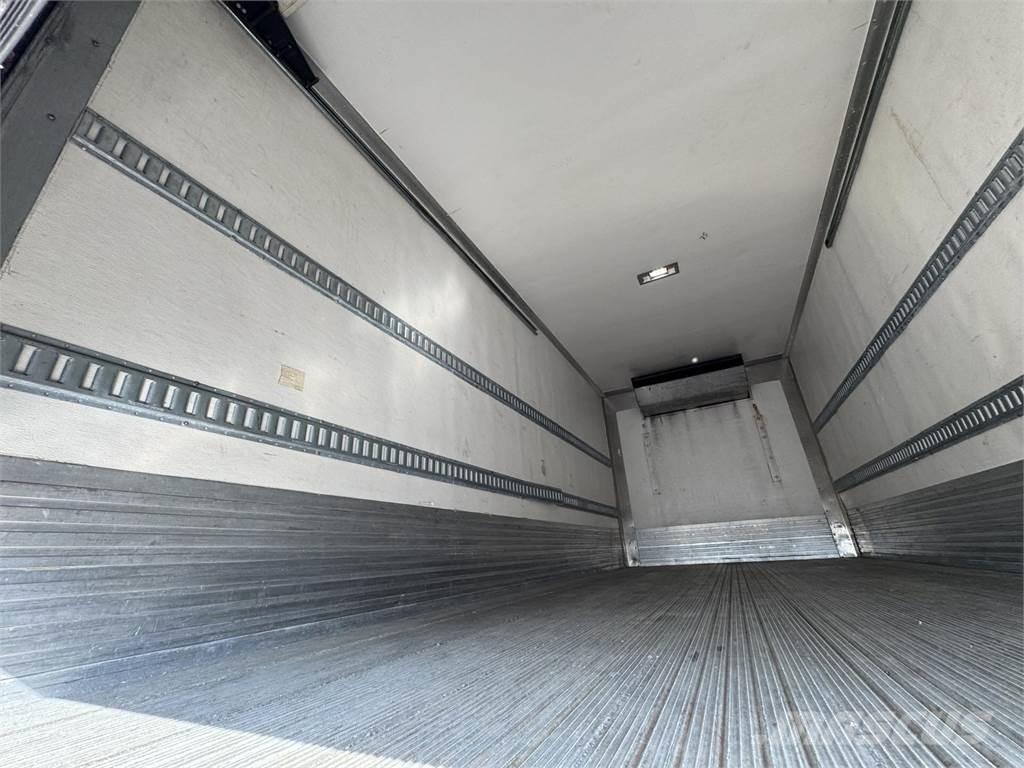 Hino 268 Dobozos teherautók