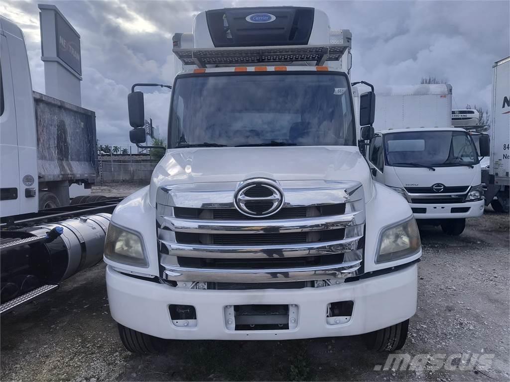 Hino 268 Dobozos teherautók