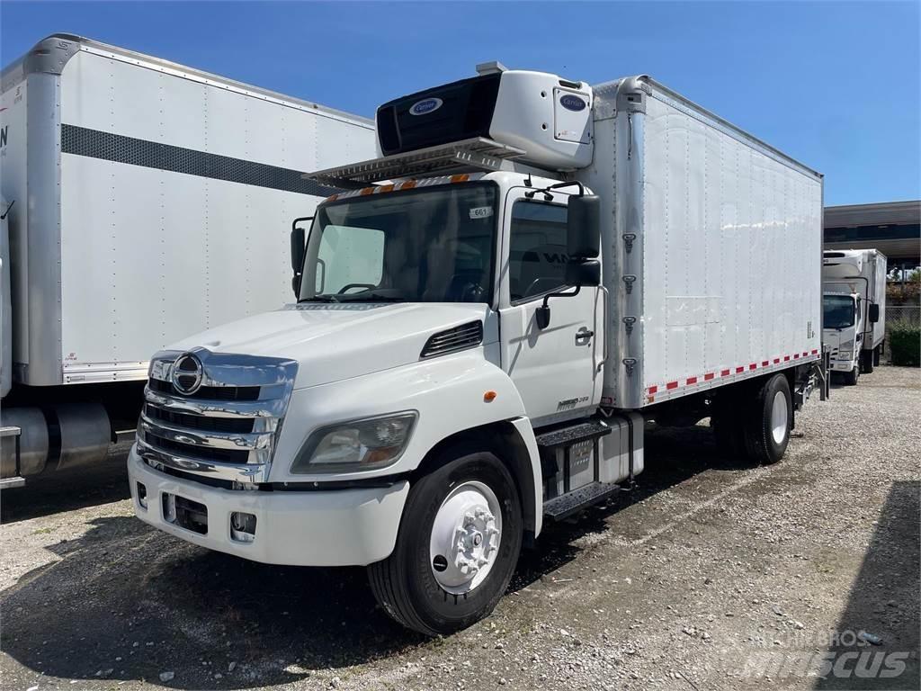 Hino 268 Dobozos teherautók