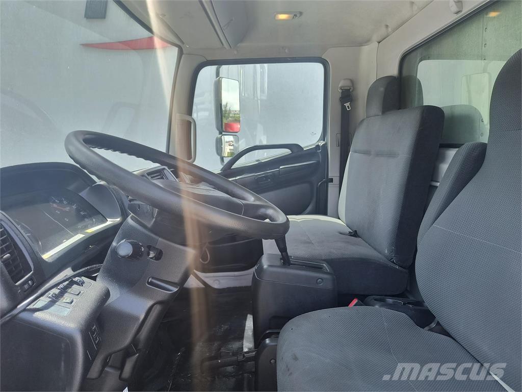 Hino 268 Dobozos teherautók