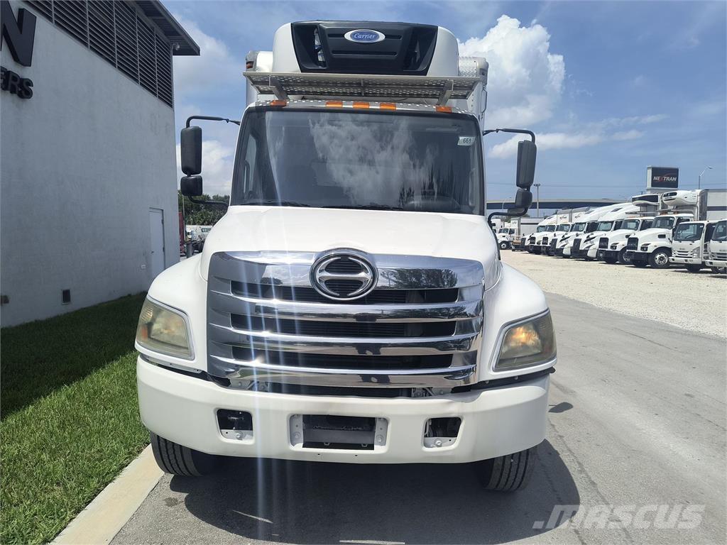 Hino 268 Dobozos teherautók