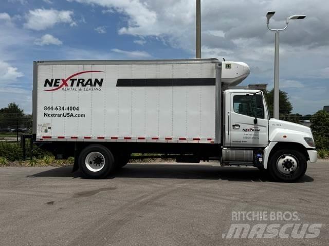 Hino 268 Dobozos teherautók