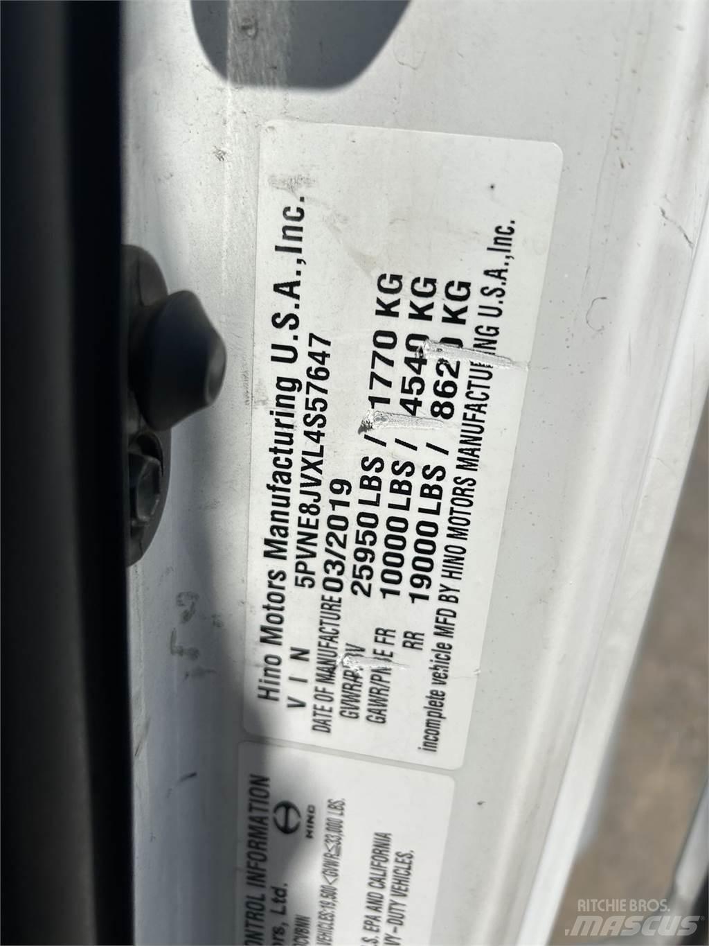 Hino 268 Dobozos teherautók