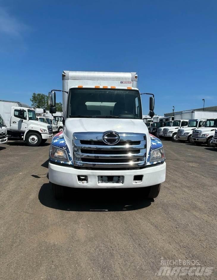 Hino 268 Dobozos teherautók