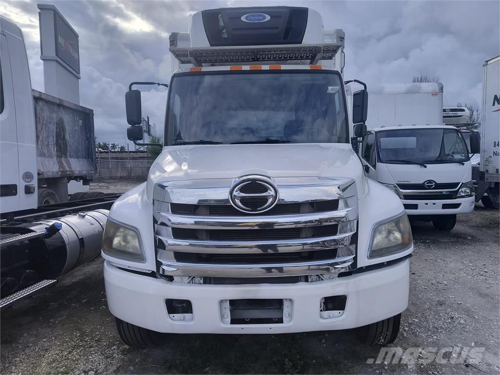 Hino 268 Dobozos teherautók