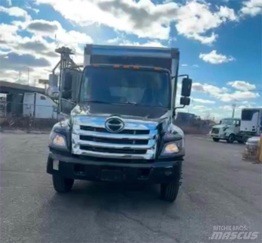 Hino 268A Dobozos teherautók