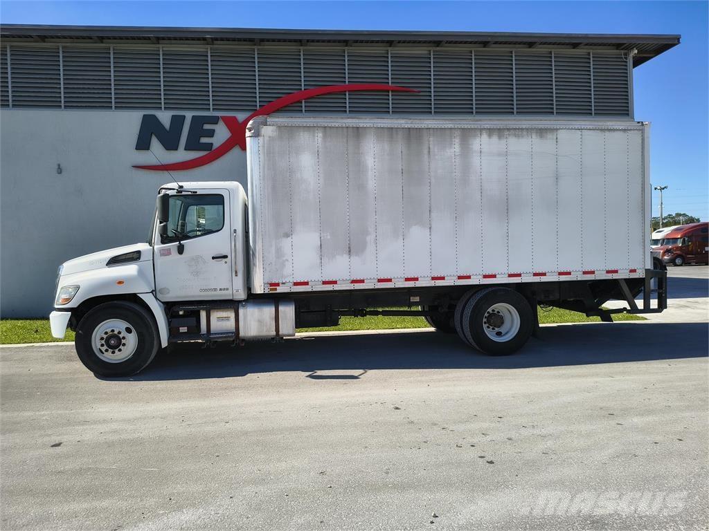 Hino 268A Dobozos teherautók