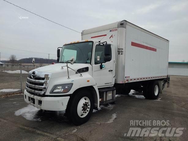Hino 338 Dobozos teherautók
