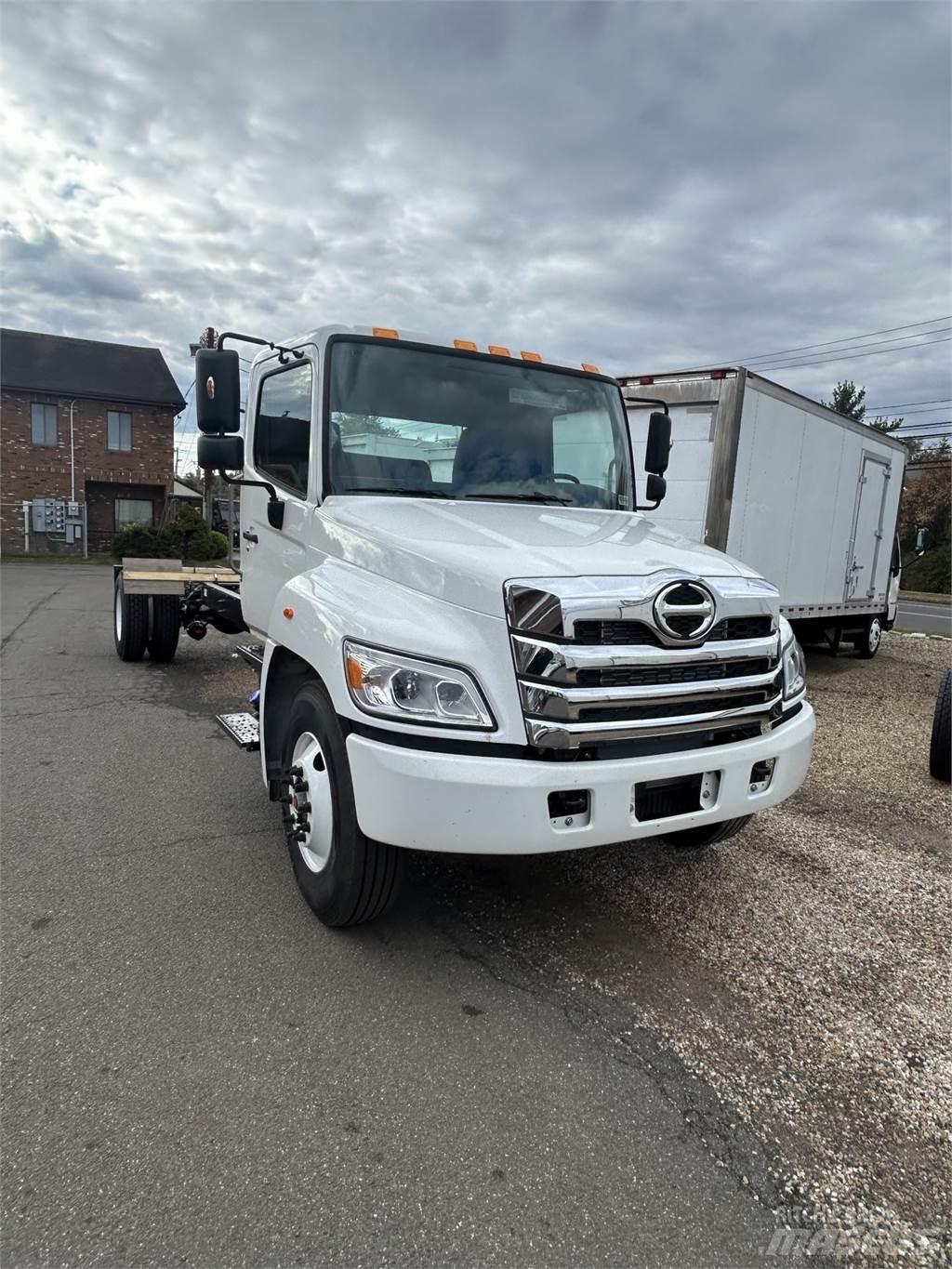 Hino L6 Dobozos teherautók