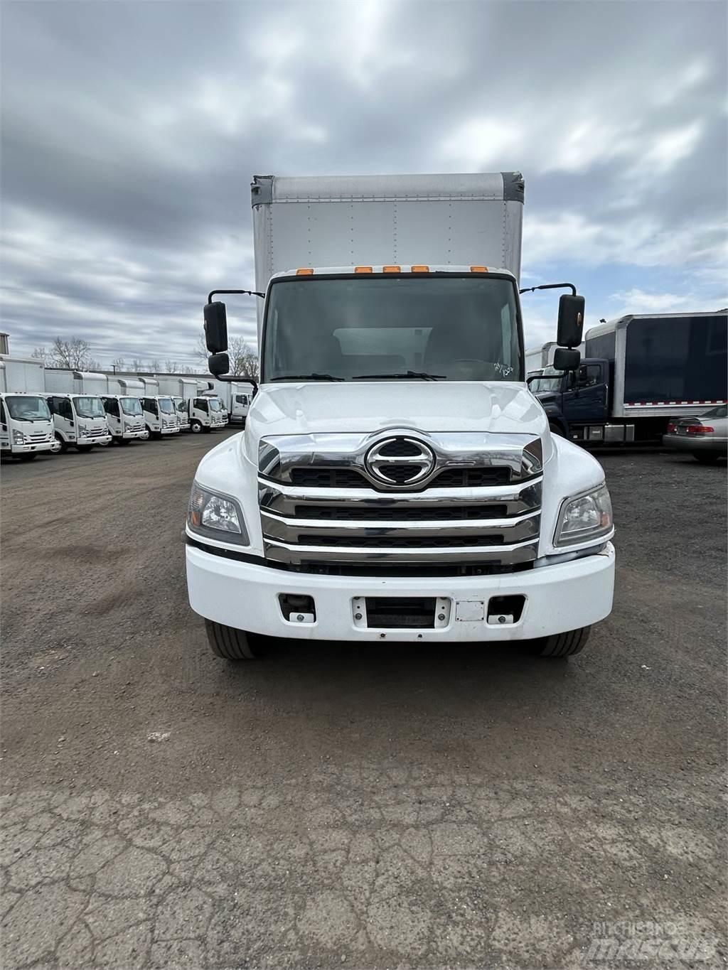 Hino L6 Dobozos teherautók