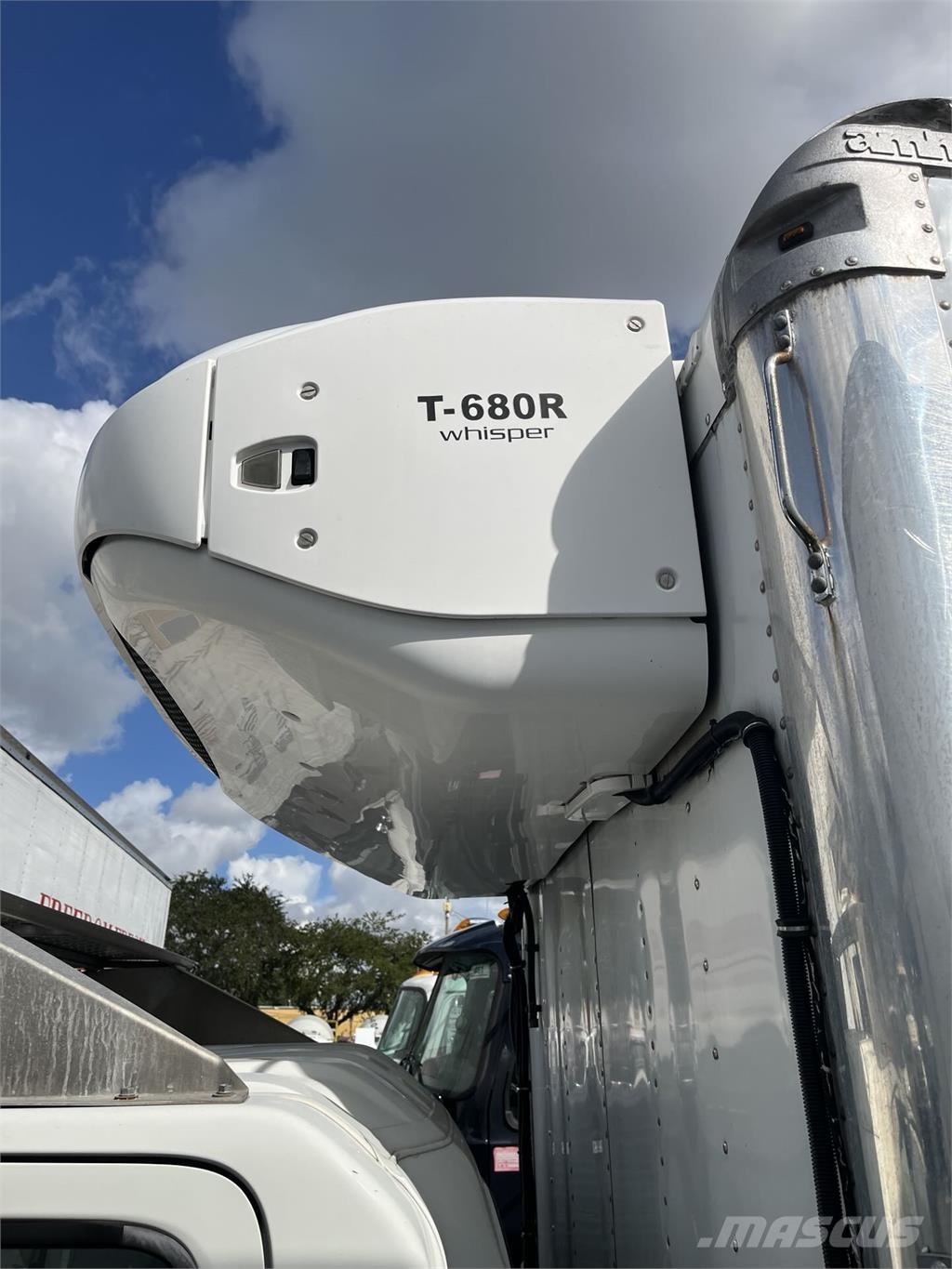 Isuzu NPR Dobozos teherautók