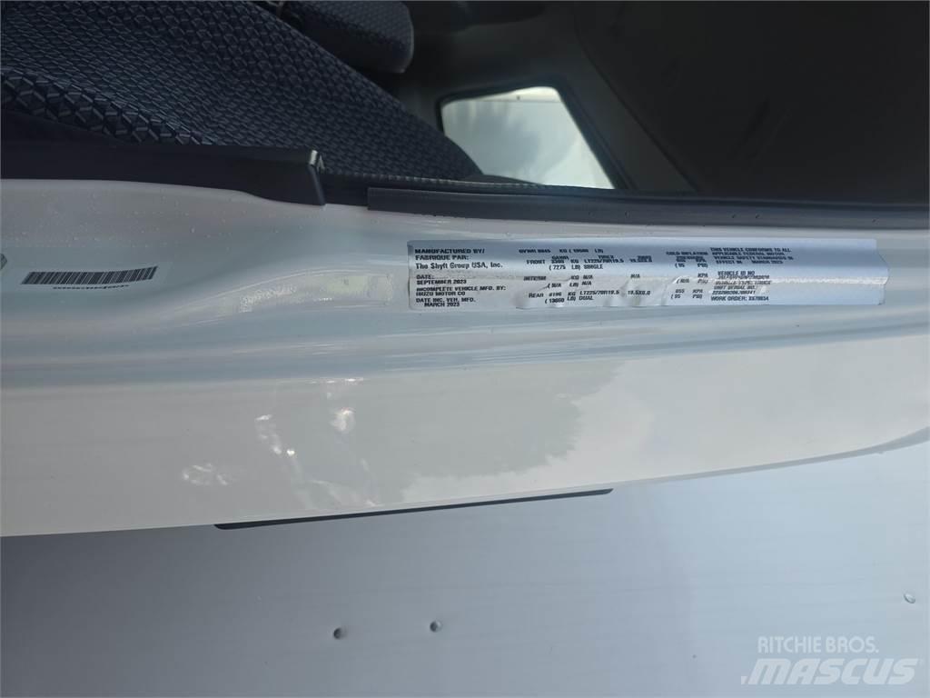 Isuzu NPR Dobozos teherautók