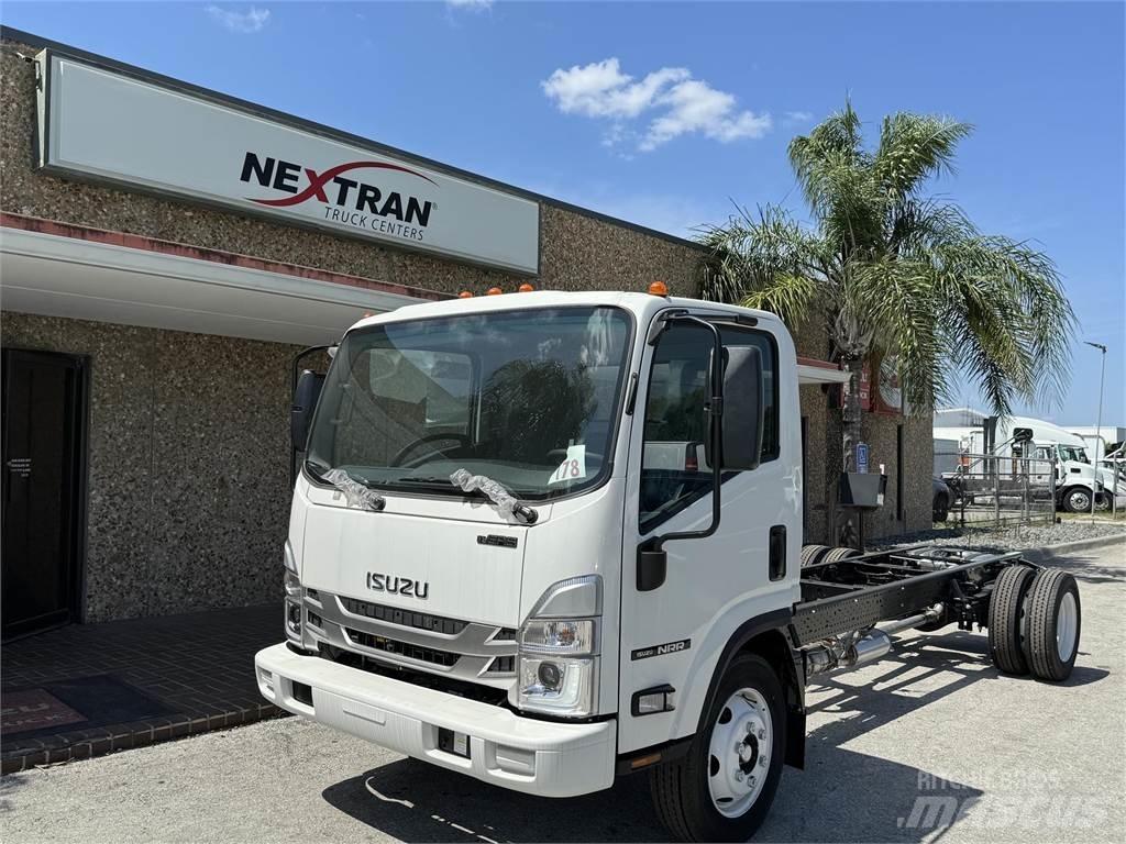 Isuzu NPR-1F404 Dobozos teherautók