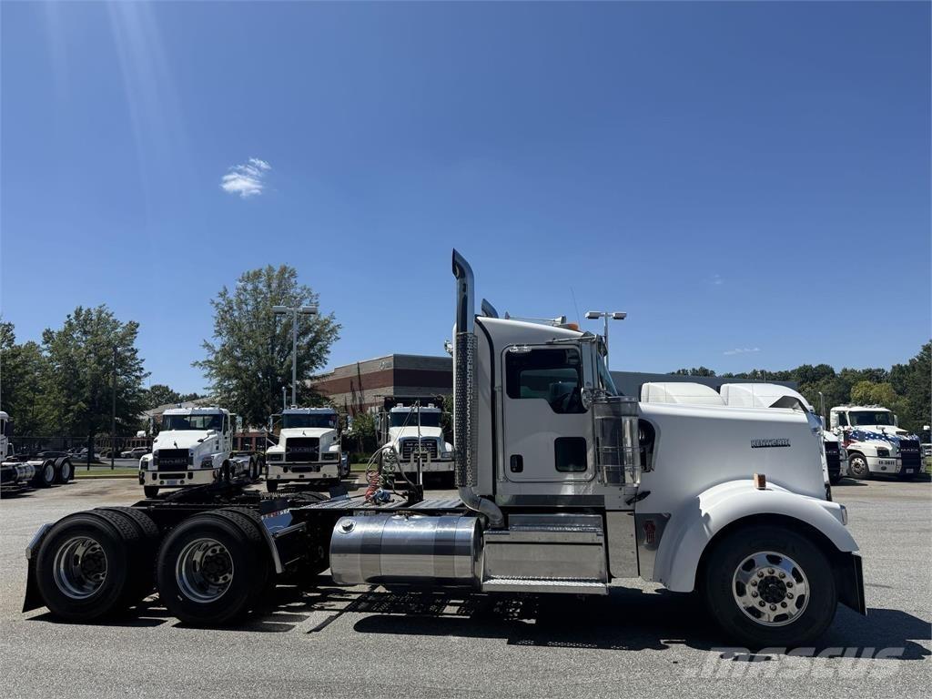 Kenworth W900 Nyergesvontatók