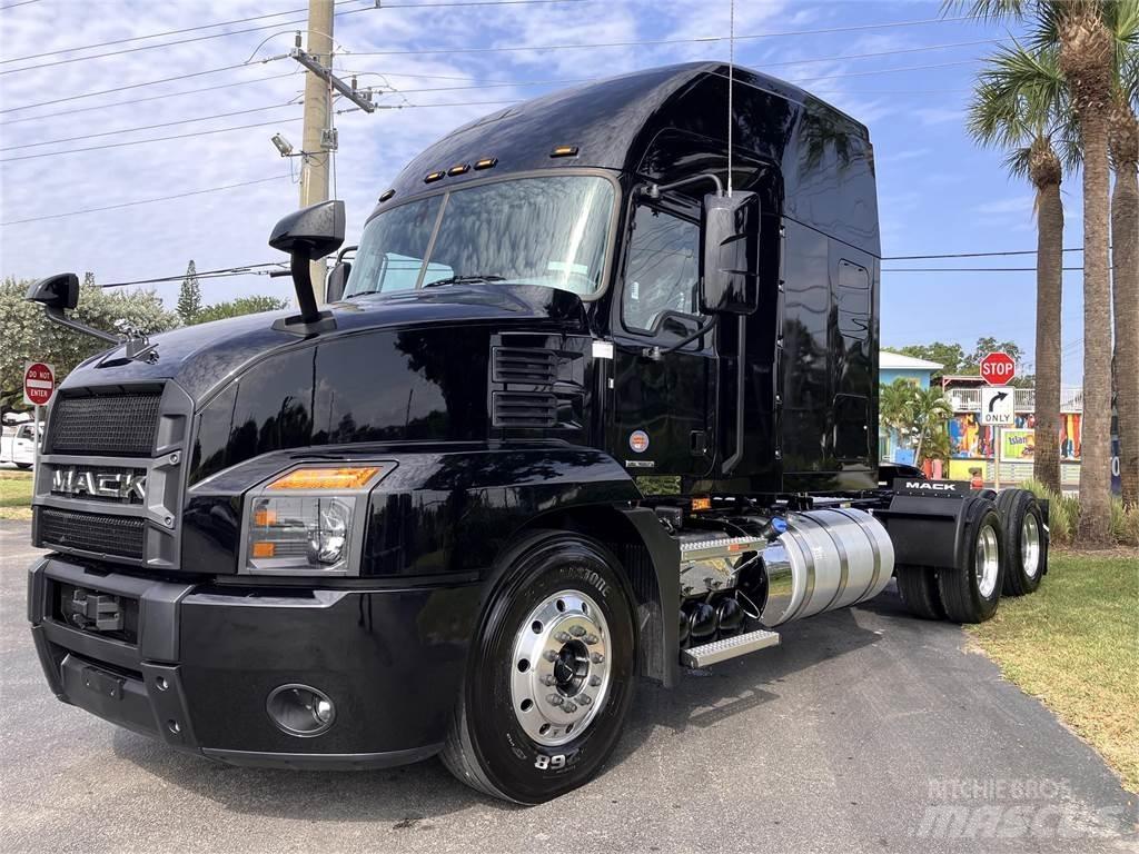 Mack AN64T Nyergesvontatók