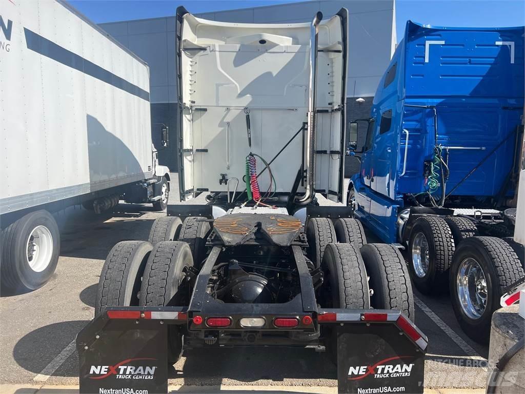 Mack AN64T Nyergesvontatók