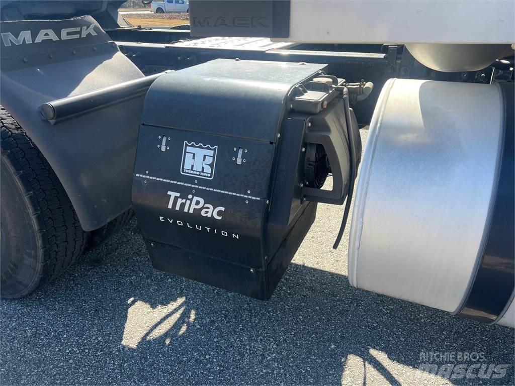 Mack AN64T Nyergesvontatók