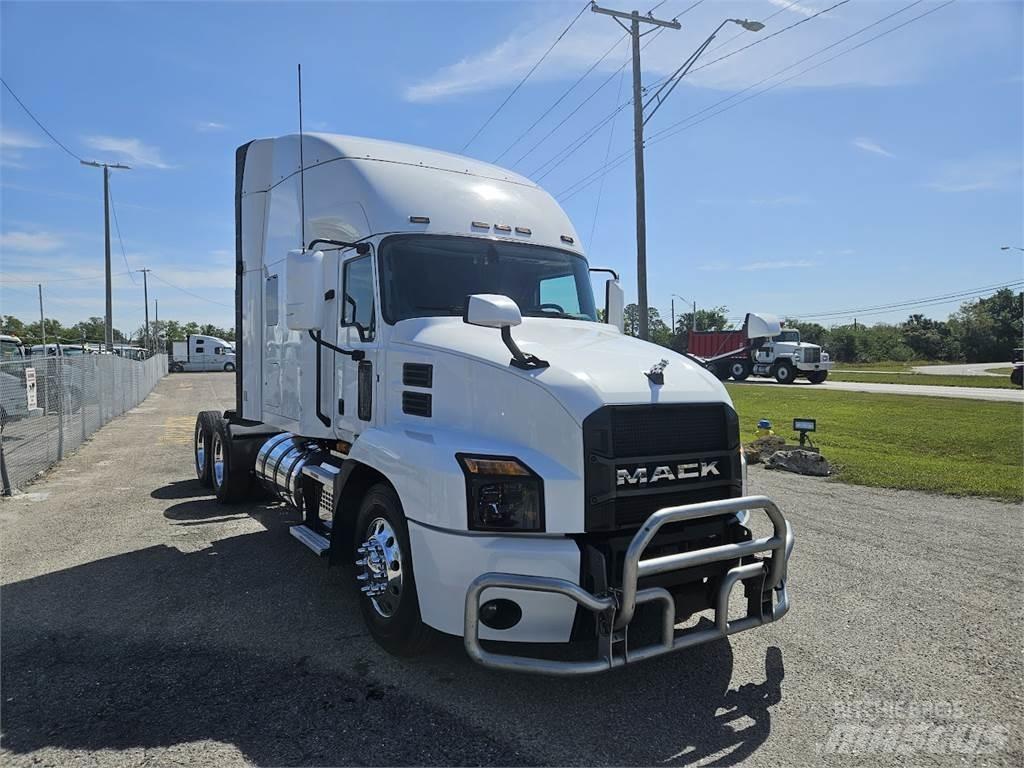 Mack AN64T Nyergesvontatók