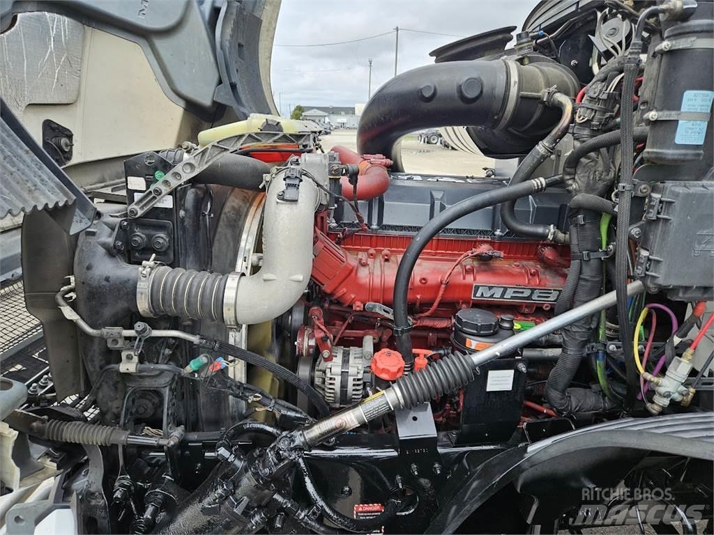 Mack AN64T Nyergesvontatók