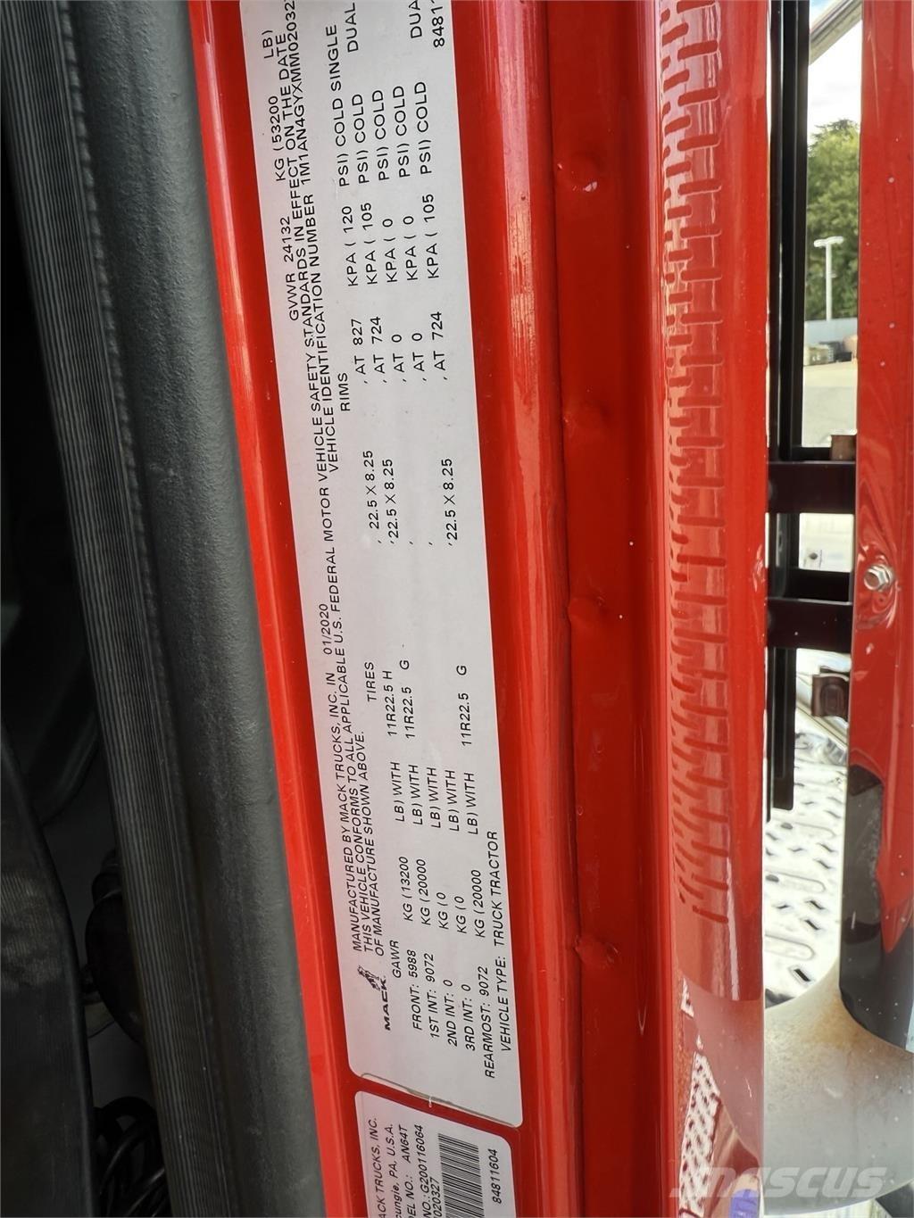 Mack AN64T Nyergesvontatók