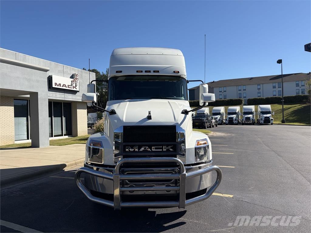Mack AN64T Nyergesvontatók