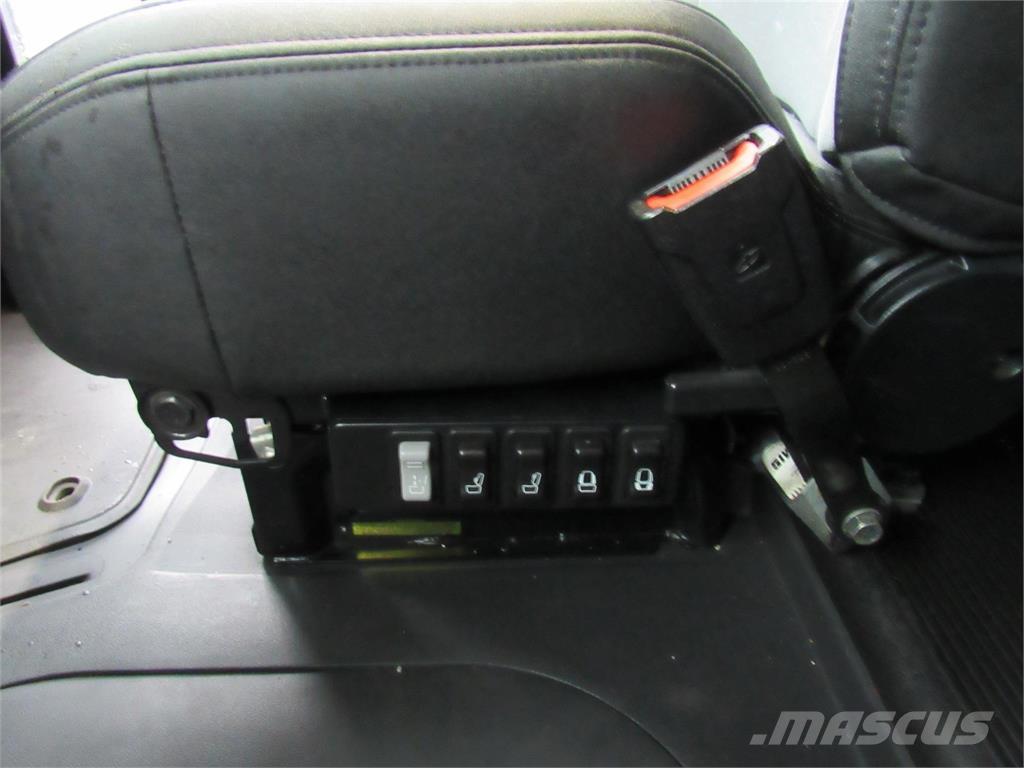 Mack AN64T Nyergesvontatók