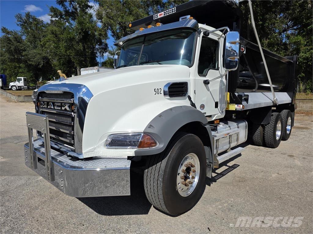 Mack GR64B Billenő teherautók