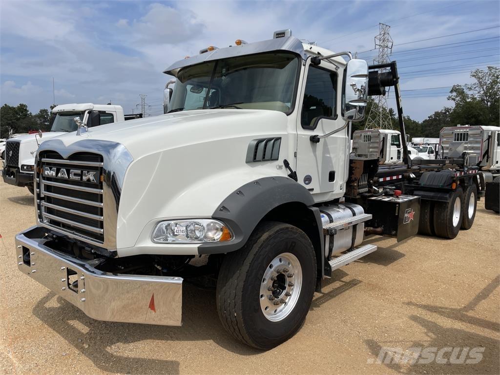 Mack GR64B Egyéb