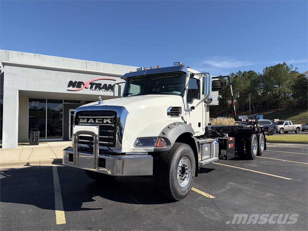 Mack GR64B Egyéb
