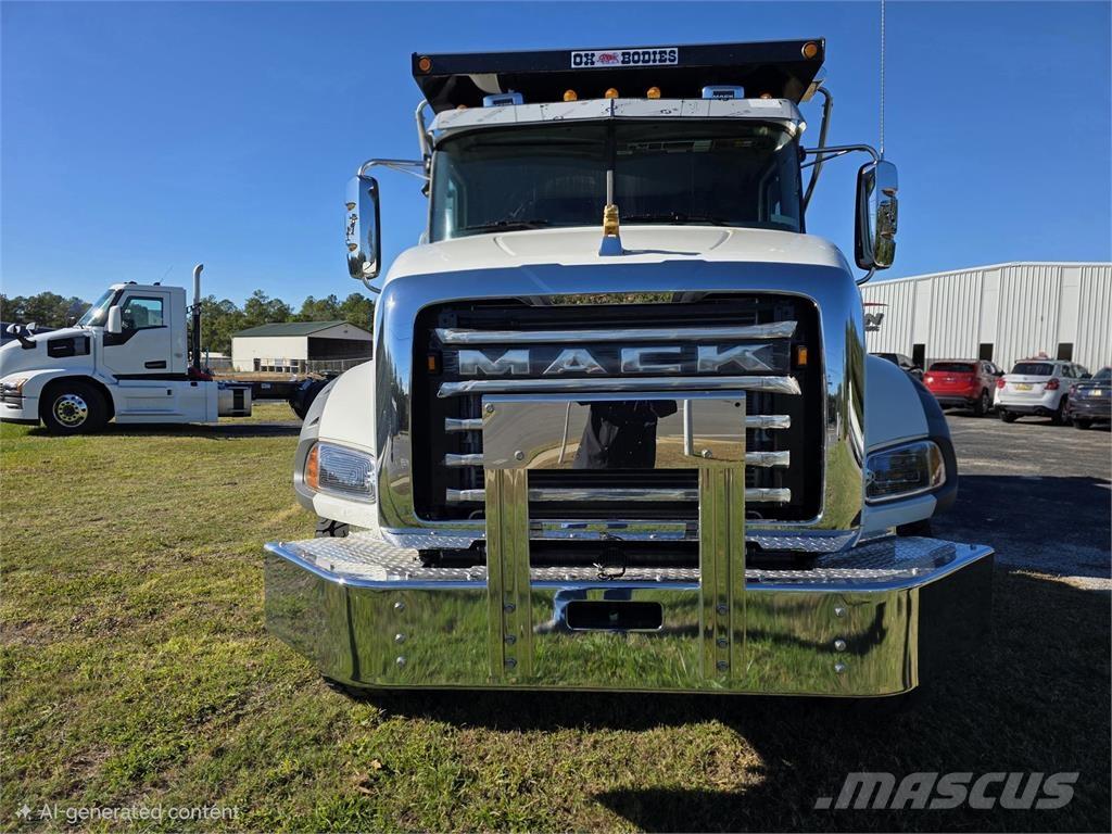 Mack GR64B Billenő teherautók