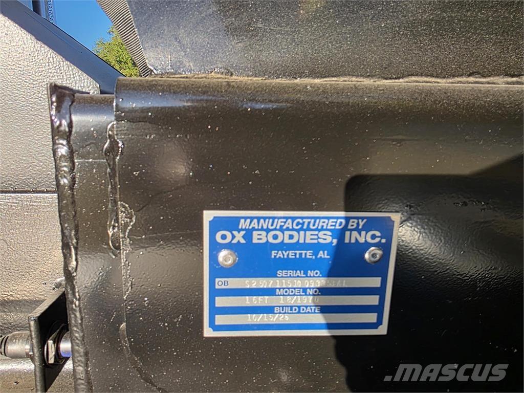 Mack GR64B Billenő teherautók