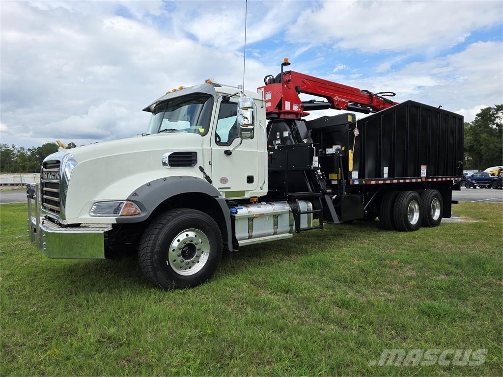 Mack GR64BR Billenő teherautók