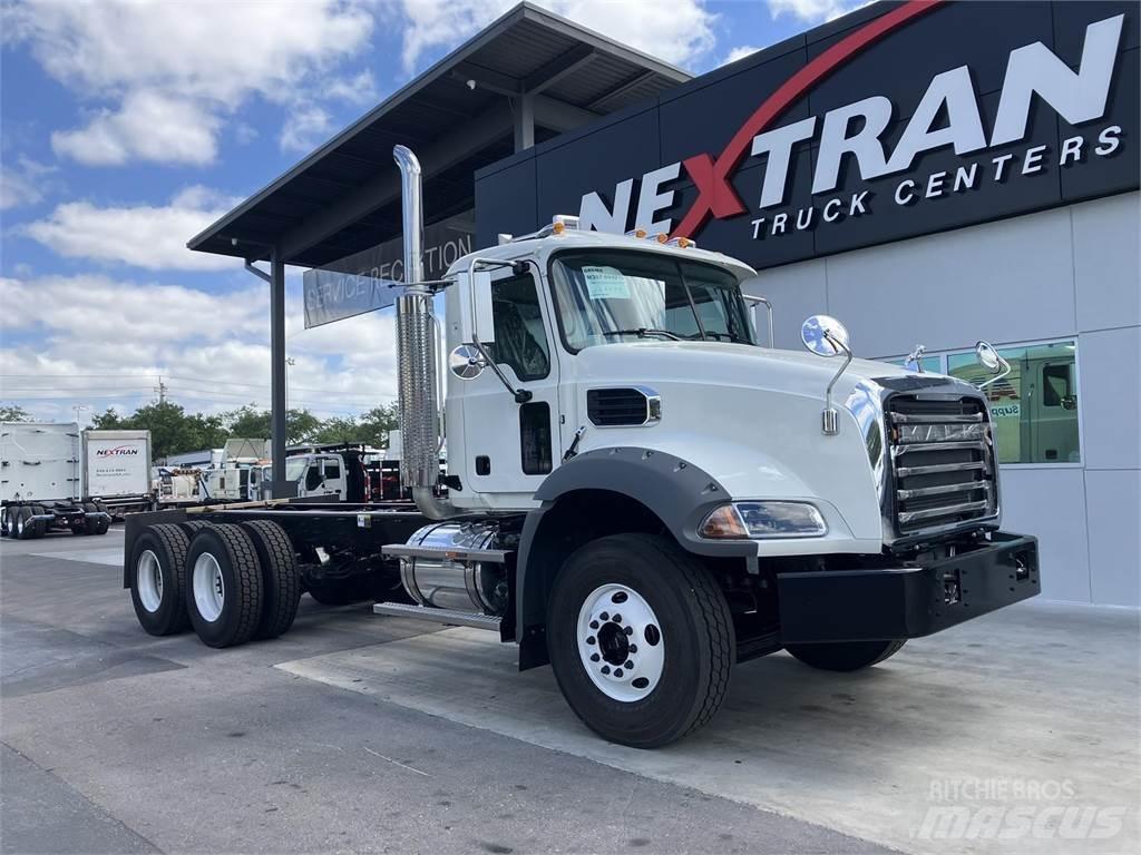 Mack GR64BX Billenő teherautók