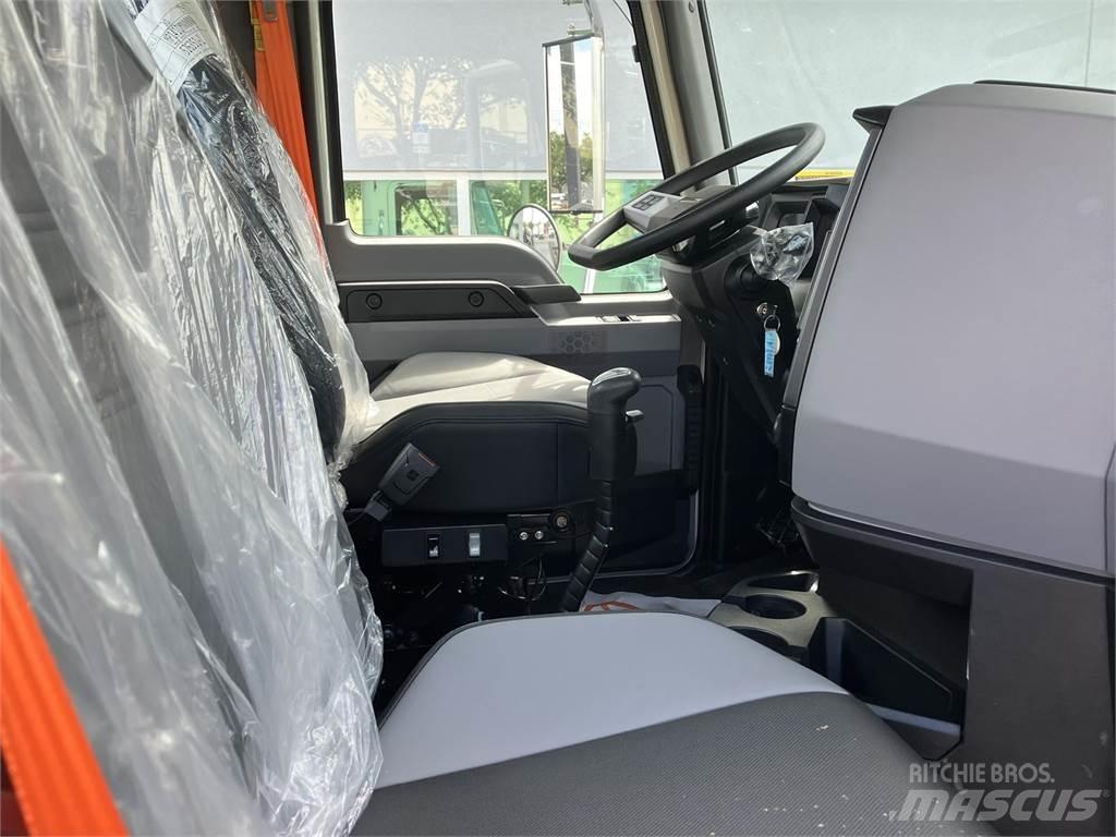 Mack GR64BX Billenő teherautók