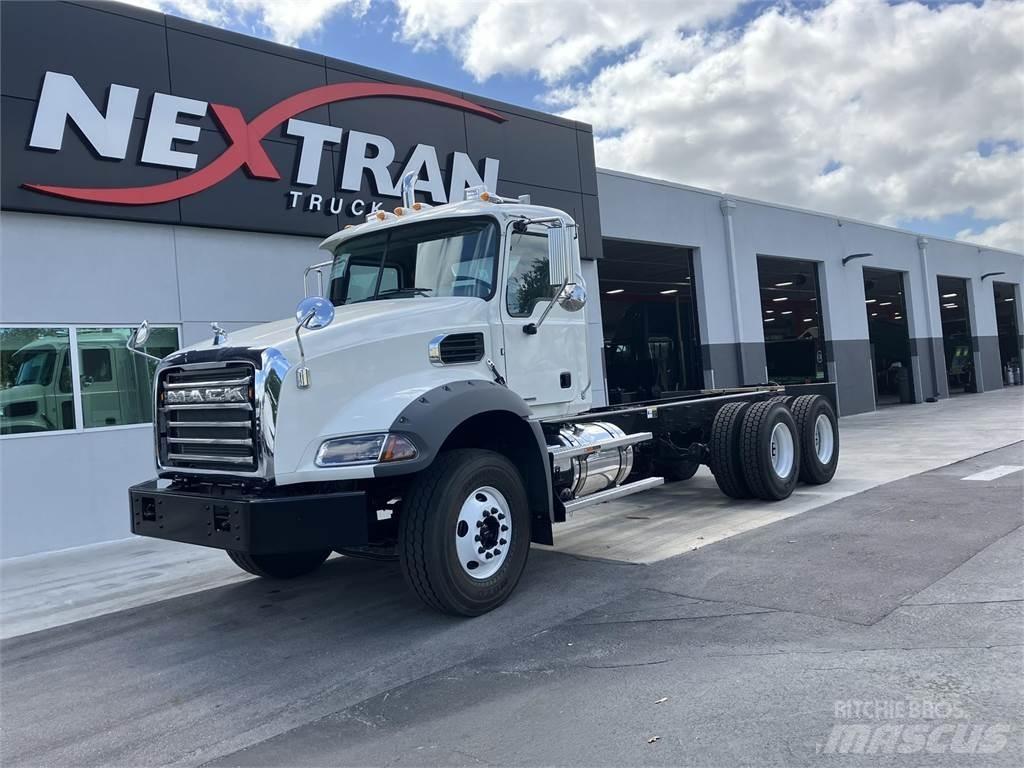 Mack GR64BX Billenő teherautók