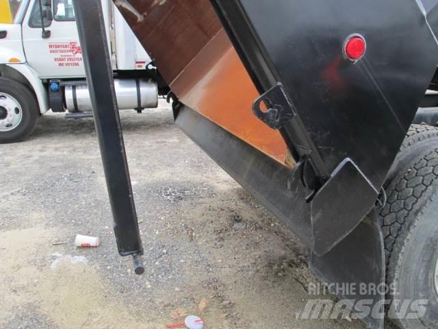 Mack GR64F Billenő teherautók