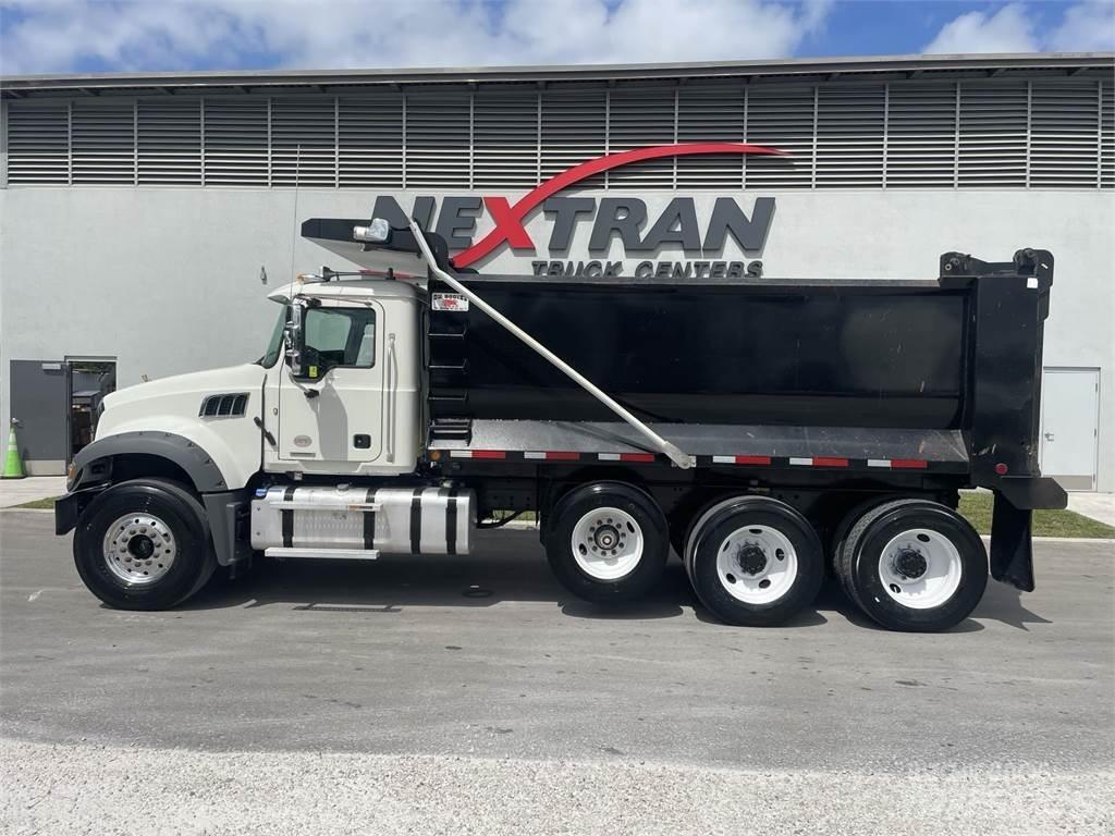 Mack GR64F Billenő teherautók