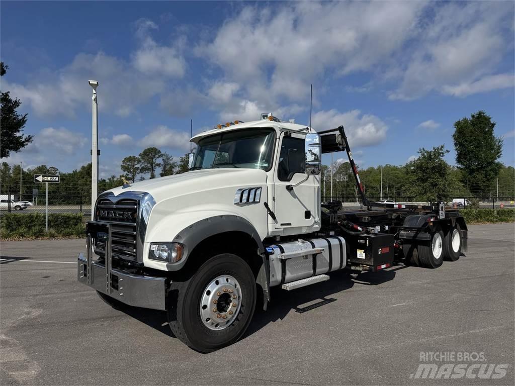 Mack GR64F Egyéb