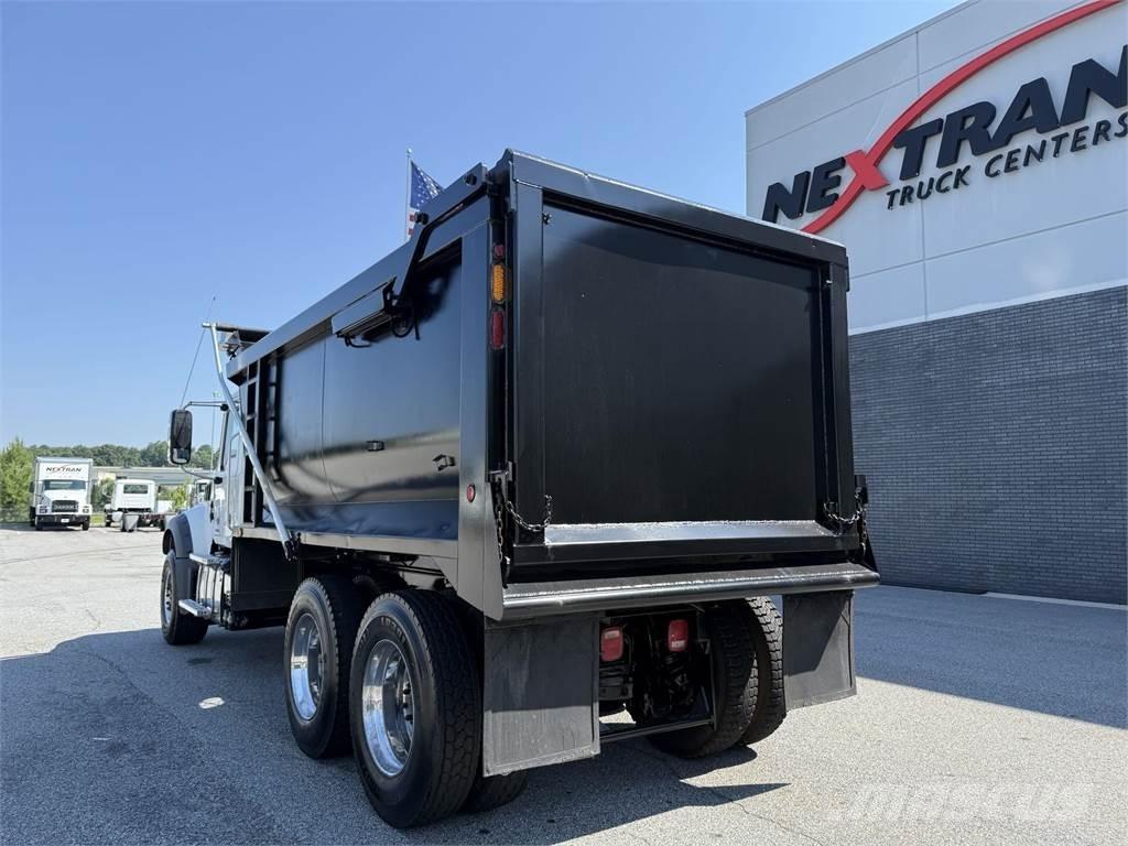 Mack GR64F Billenő teherautók