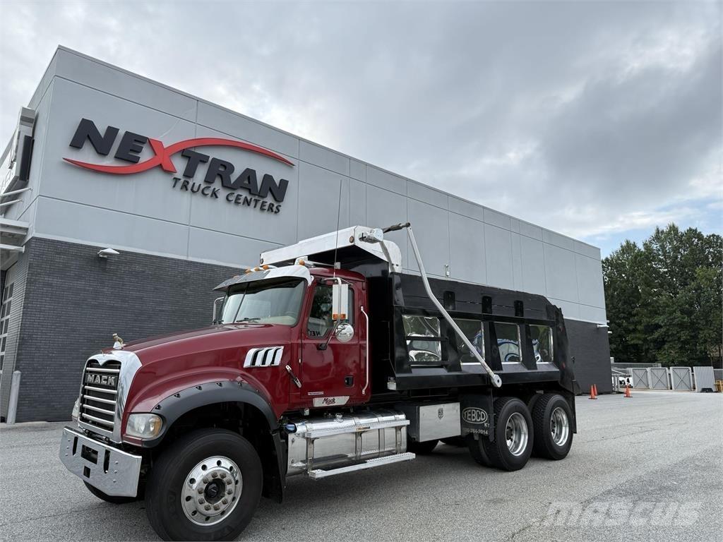 Mack GR64F Billenő teherautók