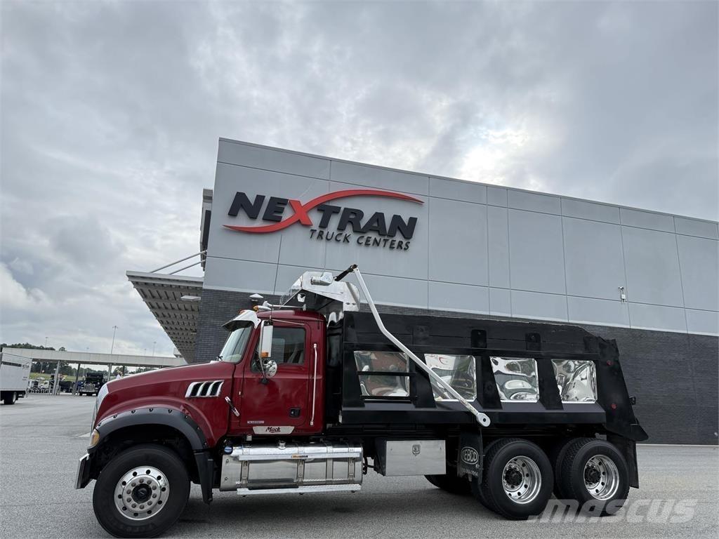 Mack GR64F Billenő teherautók