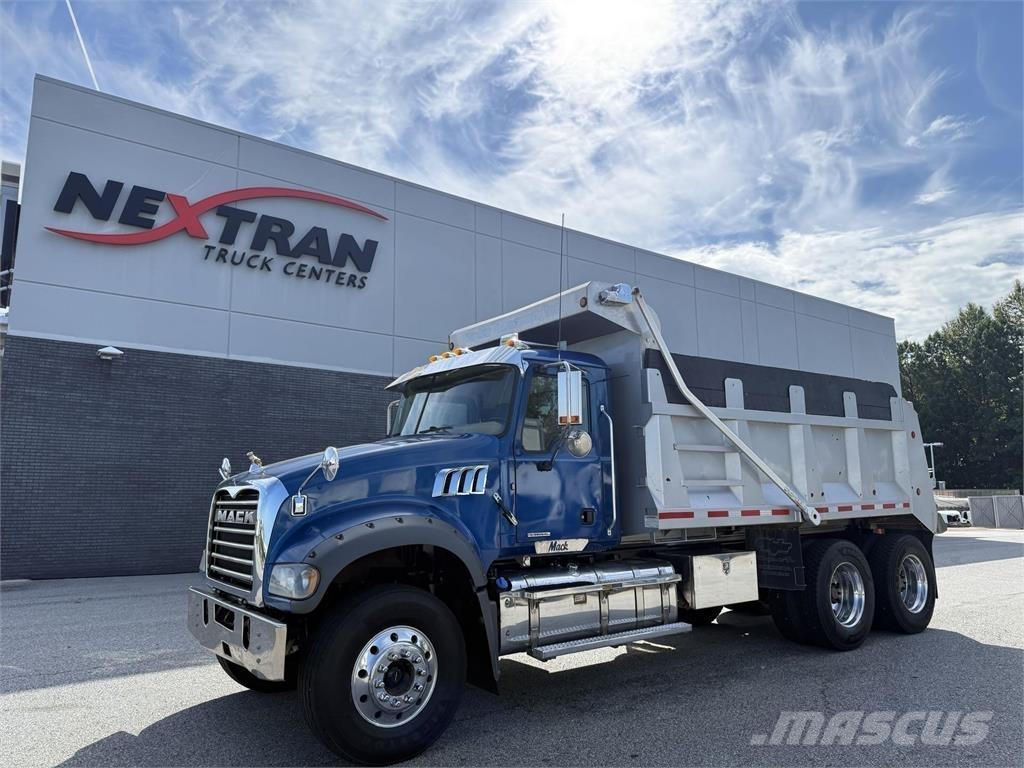 Mack GR64F Billenő teherautók
