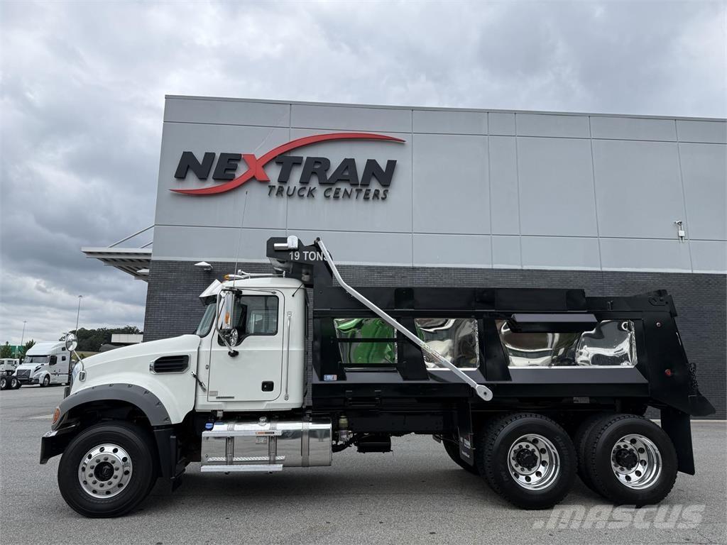 Mack GR64F Billenő teherautók