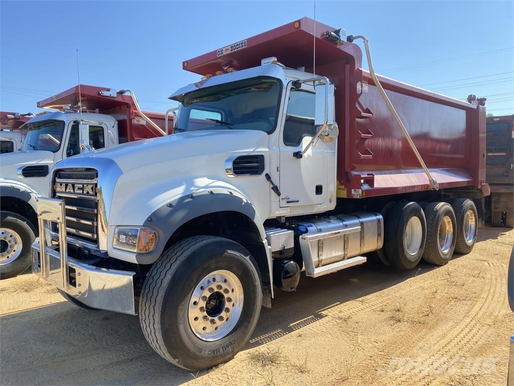 Mack GR64F Billenő teherautók