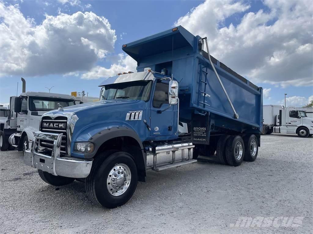 Mack GR64FR Billenő teherautók